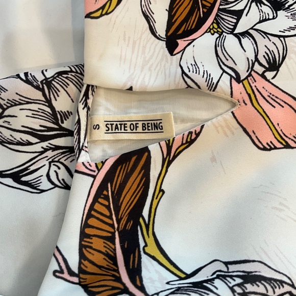 Size Small, sexy off the shoulder, mini summer  casual floral dress. - Picture 5 of 6